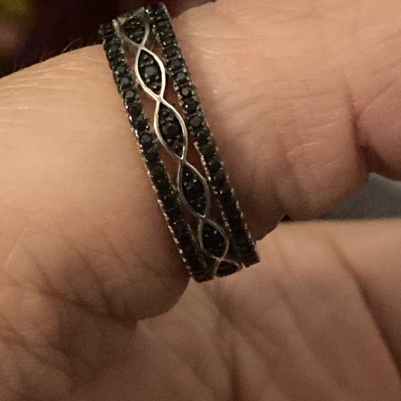 925 Silver Black Spinel Band Ring - Picture 2 of 6